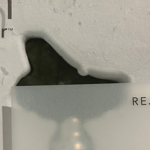 SKN Jade Vibe Roller Kit - Silver - Picture 6 of 11